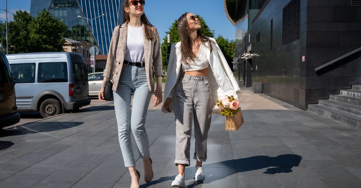 Rayonne au printemps : idées de looks féminins frais, chic et faciles à adopter