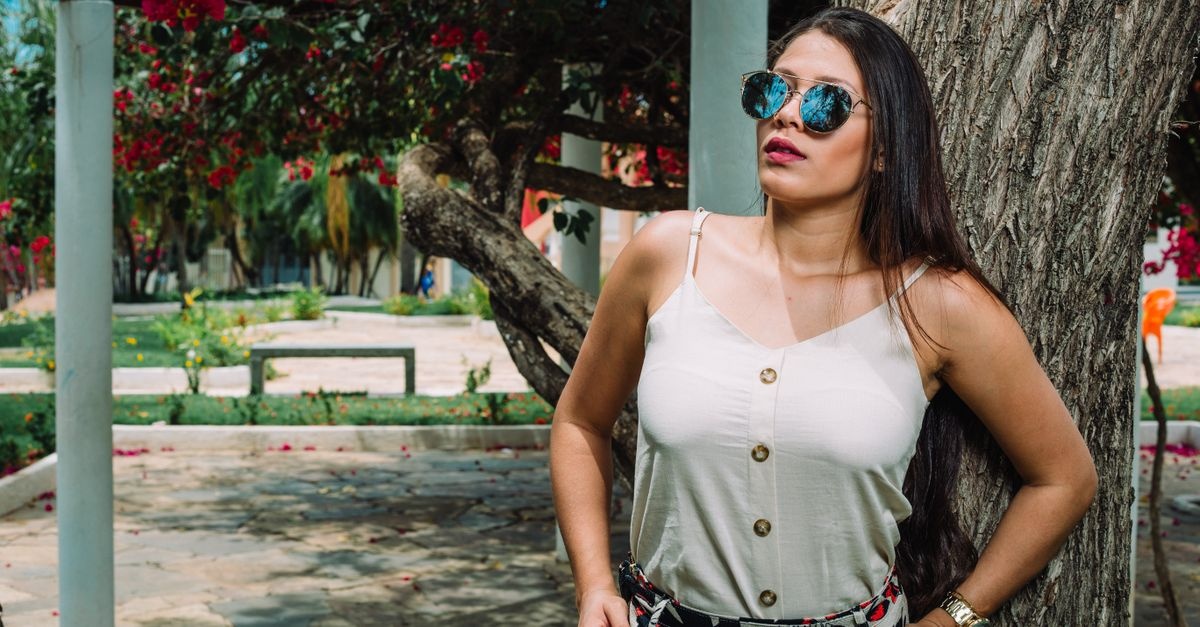 Chic sans transpirer : idées de tenues élégantes pour affronter la forte chaleur