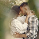 Dire la vérité sans blesser : la clé d’un couple transparent et solide