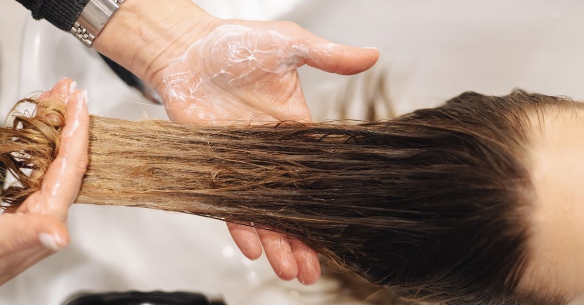 Cheveux fins : le guide ultime pour choisir le shampoing qui leur donne volume et légèreté