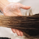 Cheveux fins : le guide ultime pour choisir le shampoing qui leur donne volume et légèreté
