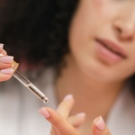 Ongles fragiles : 7 solutions simples pour les renforcer naturellement