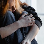 Se libérer de la dépendance affective : 7 solutions concrètes pour reprendre confiance et avancer