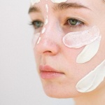 Après-soleil visage : le rituel hydratant qui apaise, répare et prolonge votre éclat