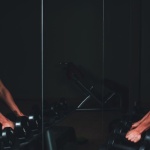 Force, forme et confiance : le guide d’entraînement pour sculpter son corps au féminin