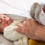 Douceur au quotidien : comment choisir les meilleures lingettes pour la peau délicate de bébé