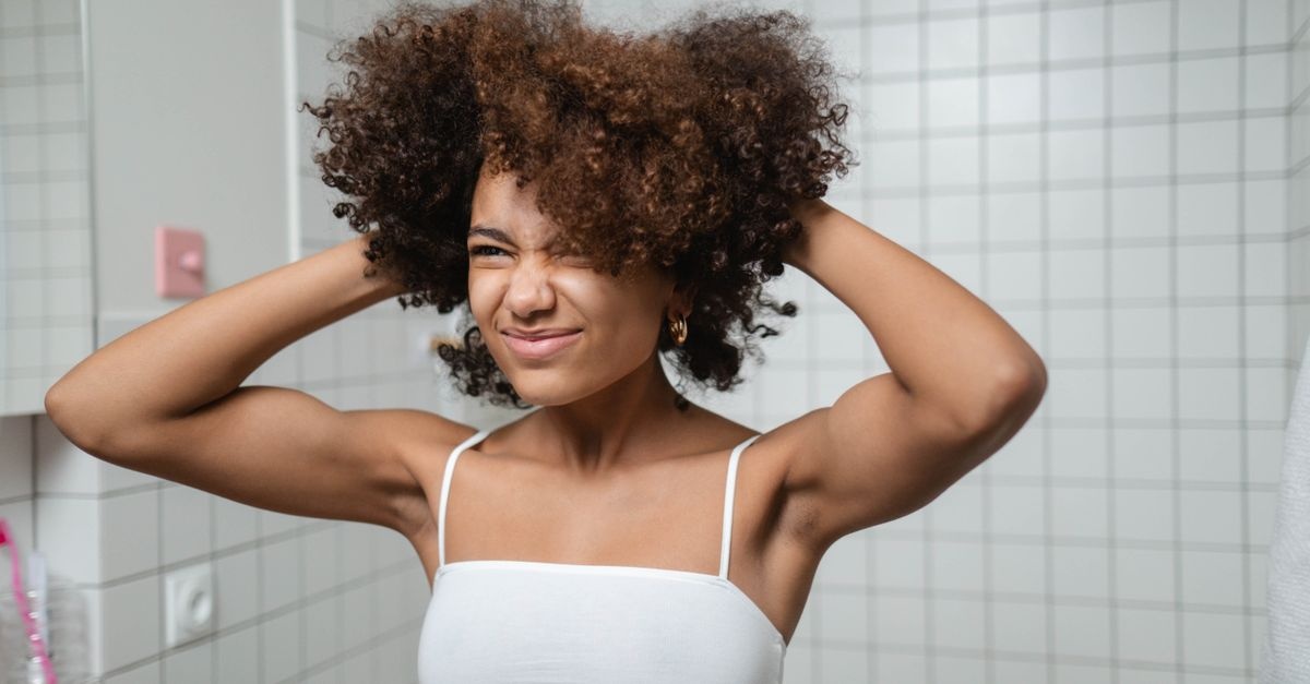 Chevelure épaisse et indisciplinée : astuces pour dompter les frisottis et révéler une beauté naturelle