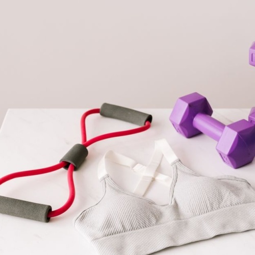 Boostez vos séances à domicile : les accessoires indispensables pour s’entraîner efficacement