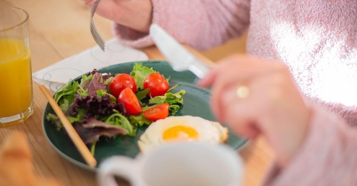 Que manger avec des ovaires polykystiques ? Guide nutritionnel simple et motivant