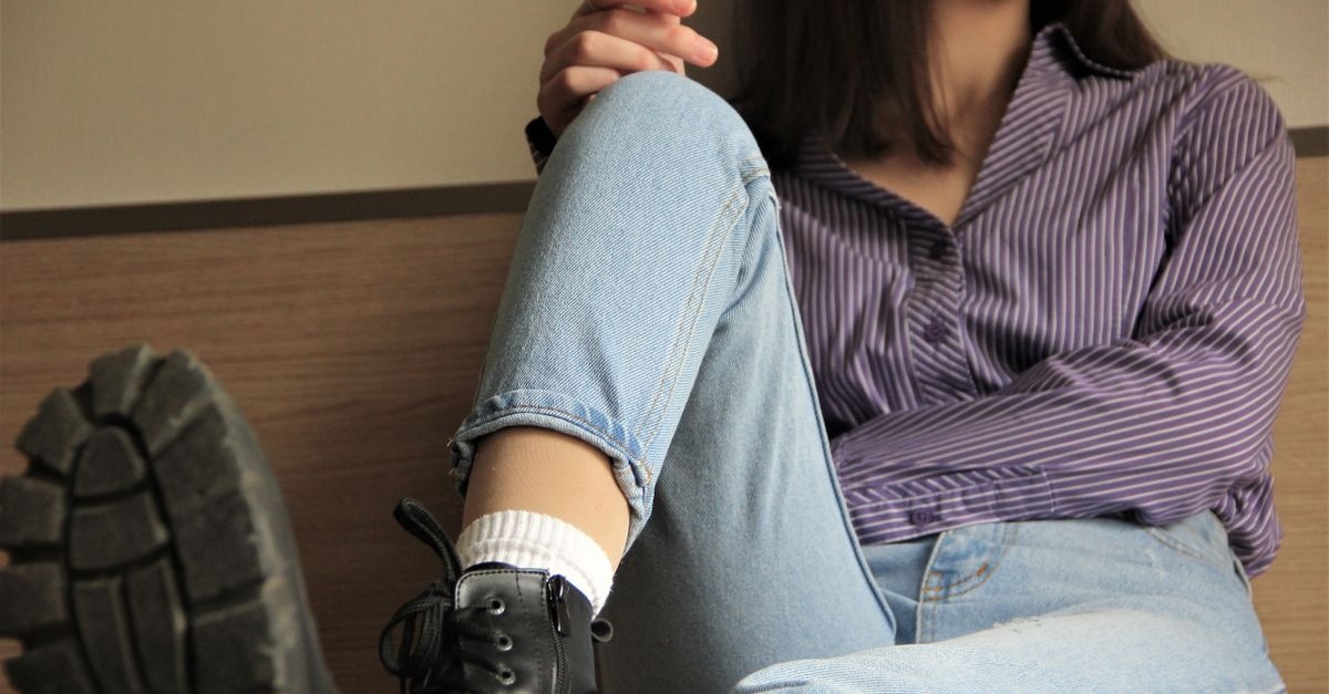 Comment adopter une chemise oversize : idées de tenues tendance pour chaque occasion