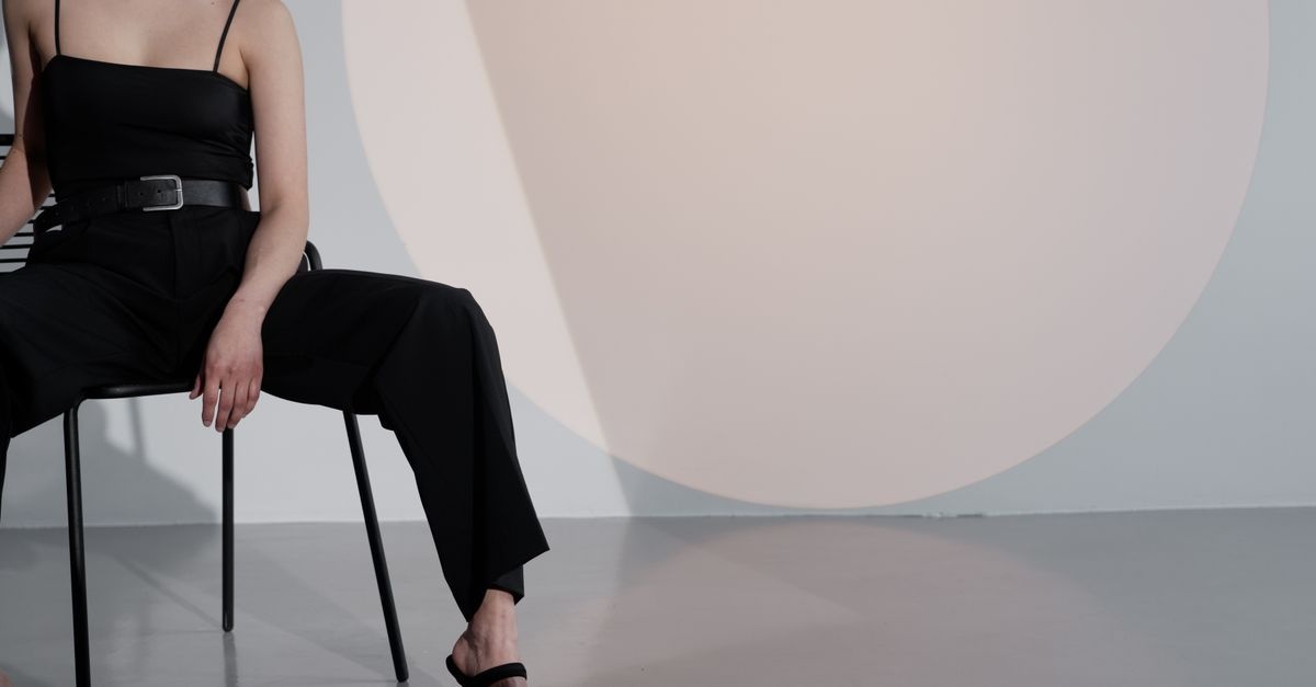 Minimalisme chic : 10 idées de tenues élégantes sans effort